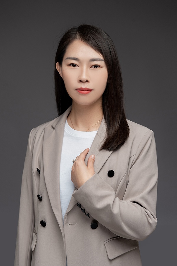 客戶經理：巴素娟