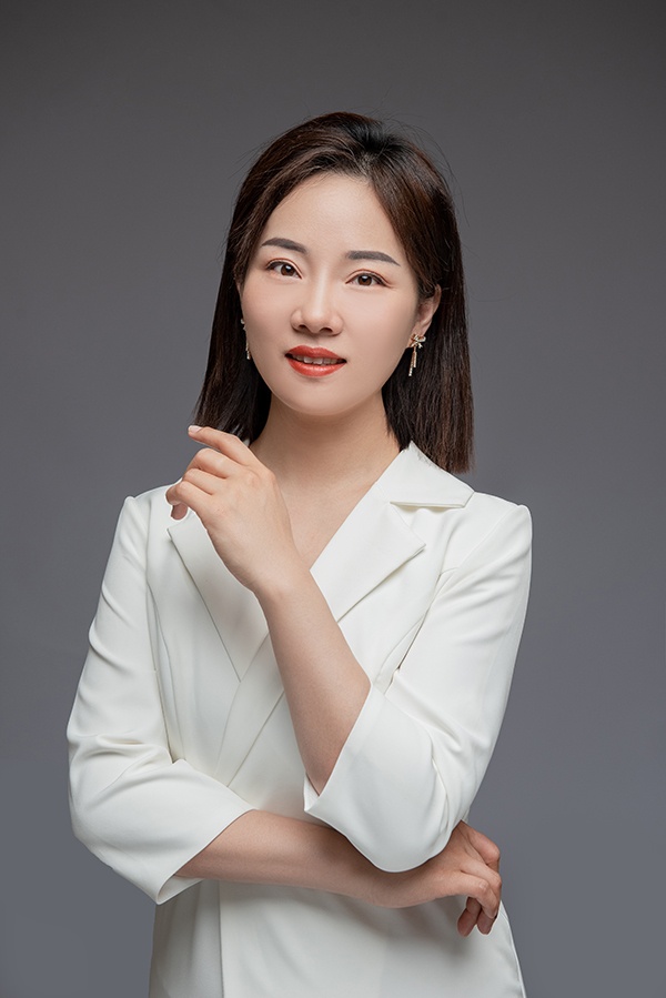 客戶經理：王微