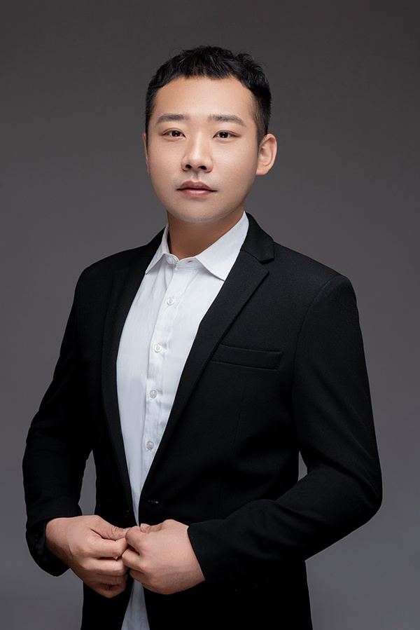 客戶經理：郁文全