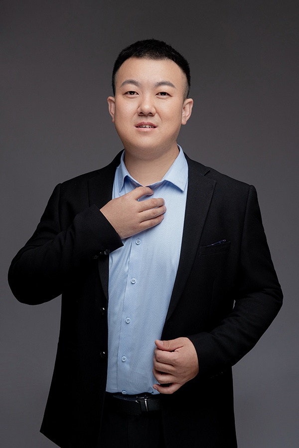 客戶經理：張亞雄